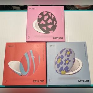 💄💋Taylor by Fancii LED Compact Mirror